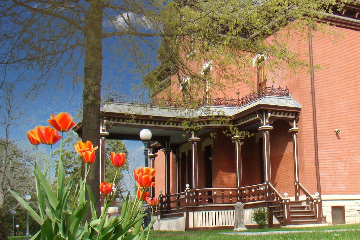 naper settlement r